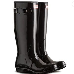 Hunter Women's Original Tall Gloss Rain Boots (size 6)